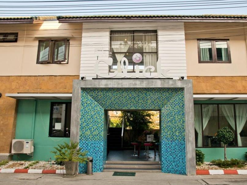 Oyo 345 The Click Guesthouse At Chalong Phuket Exterior photo