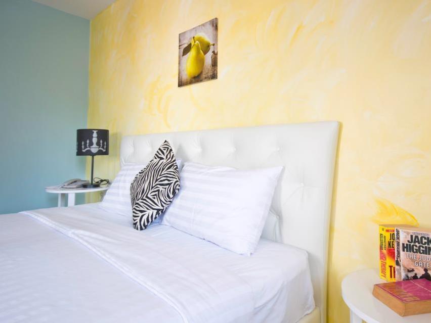 Oyo 345 The Click Guesthouse At Chalong Phuket Exterior photo
